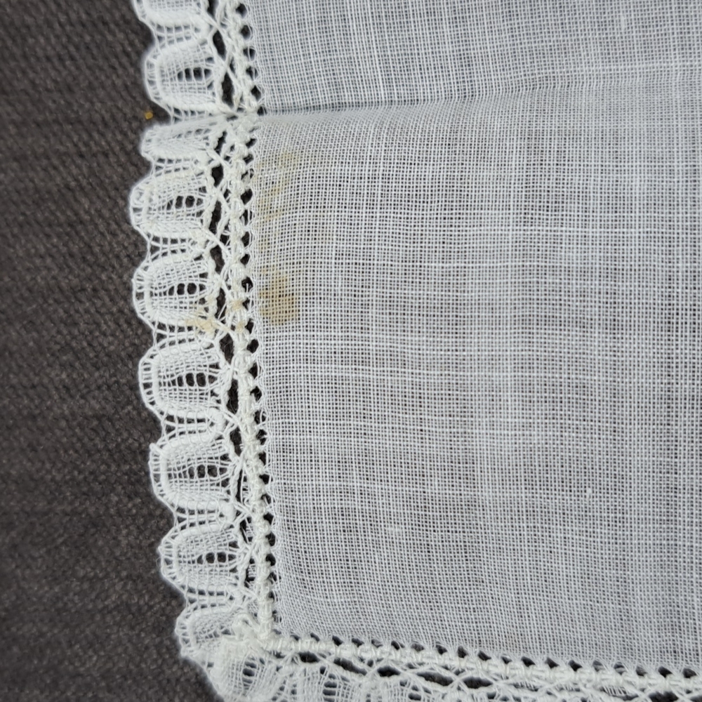 Vintage Small White Fabric Lace Hankerchief "Souvenir de Bruxelles" Keepsake G - Picture 3 of 6